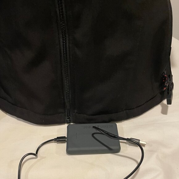 ActionHeat Heated Softshell Jacket Women’s Small – Battery Included - Picture 13 of 14